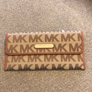Michael kors wallet